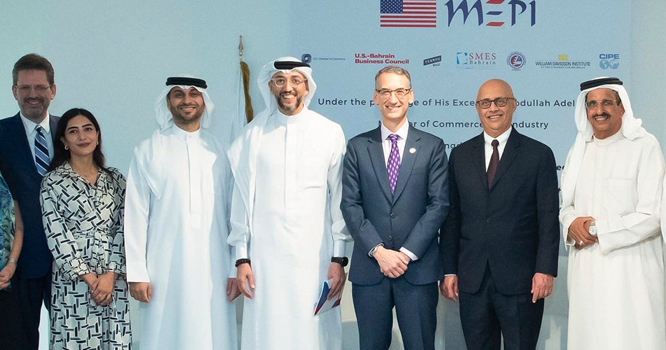 A group photo of Tenmou's Board of Directors