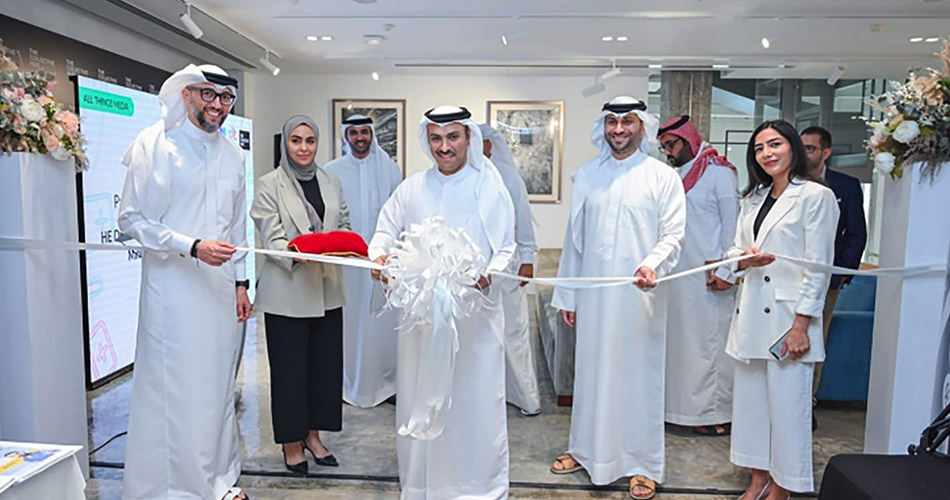 A group photo of people at the digital conference & Pop-up